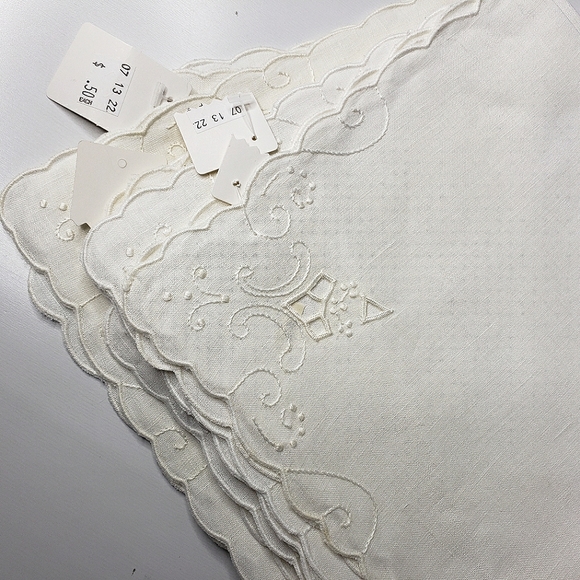 Vintage Linen Cutwork Embroidered Scalloped Portugal Cottage French Napkins 7 OS - Picture 5 of 8